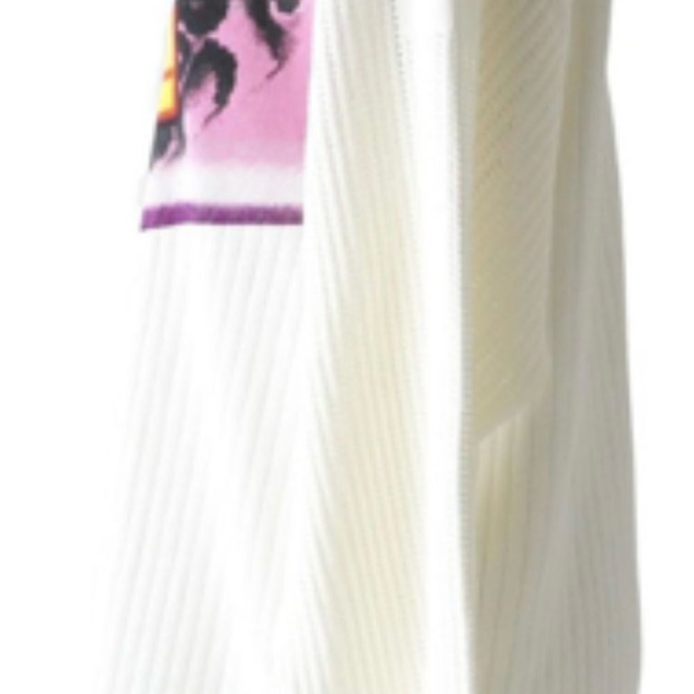 Louis Vuitton from the Spring Runway 2021 Limited Edition “Let’s Vote” sweater. - Picture 4 of 8